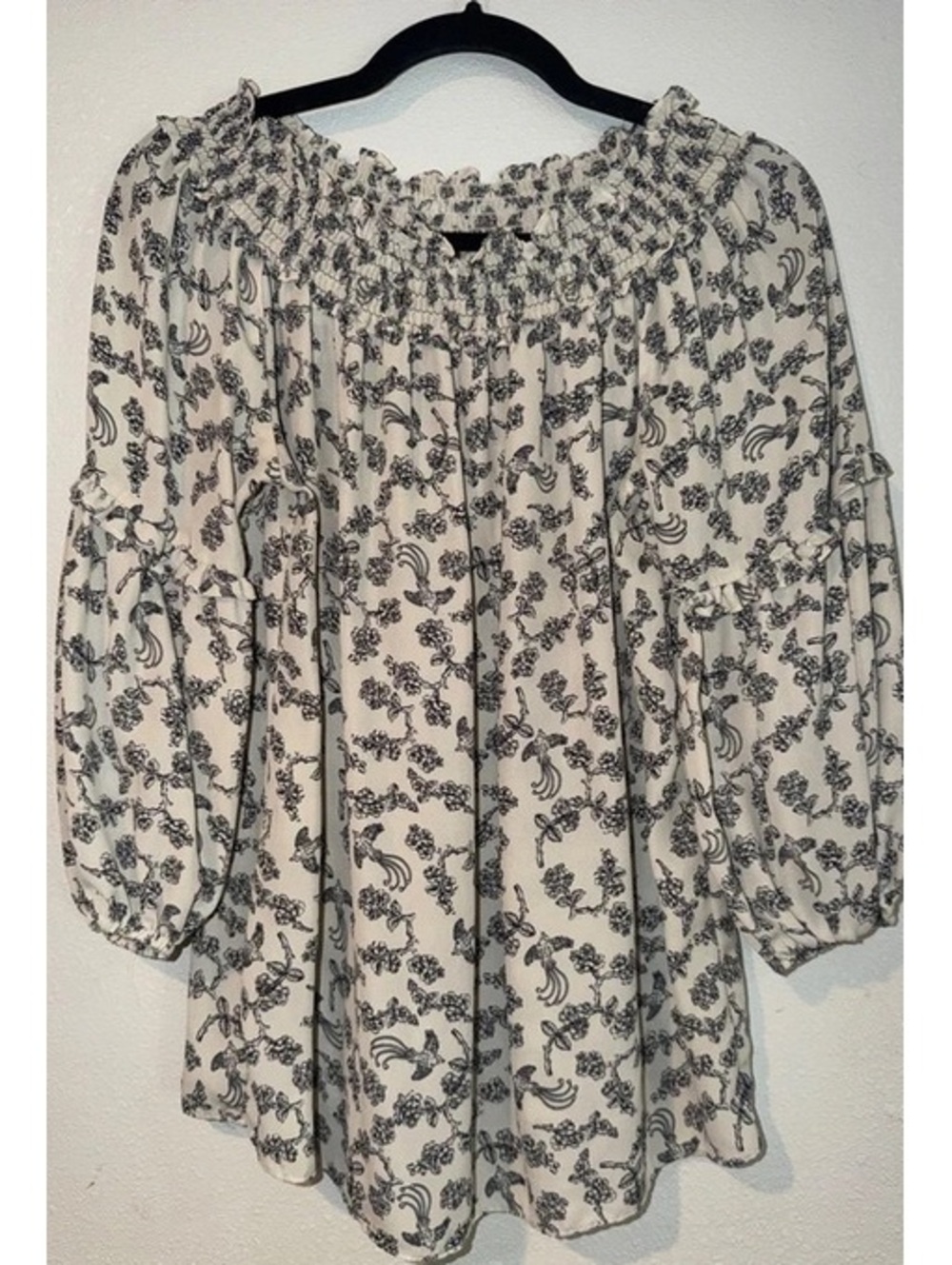 Max Studio Women’s Ivory Black Floral Ruffle Blouse Size Medium